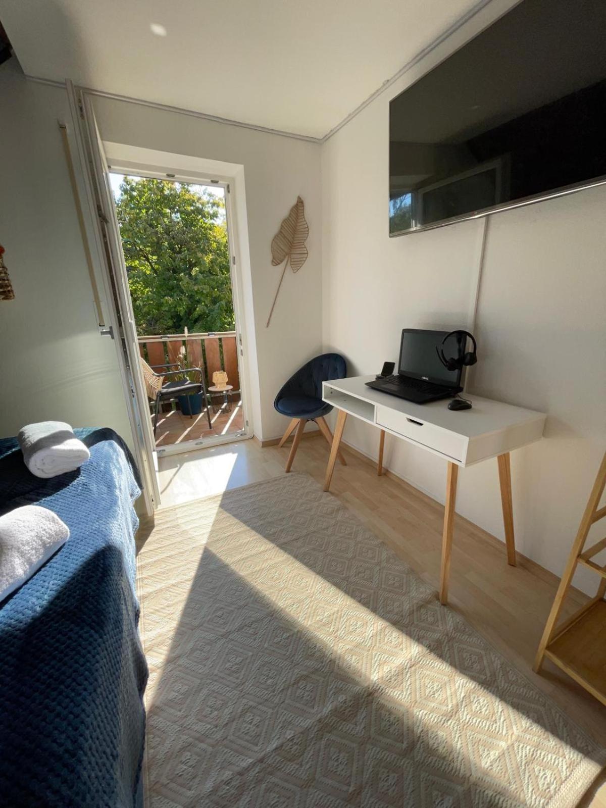 Apartment Insight Workaction Audi Balkone Ambiente