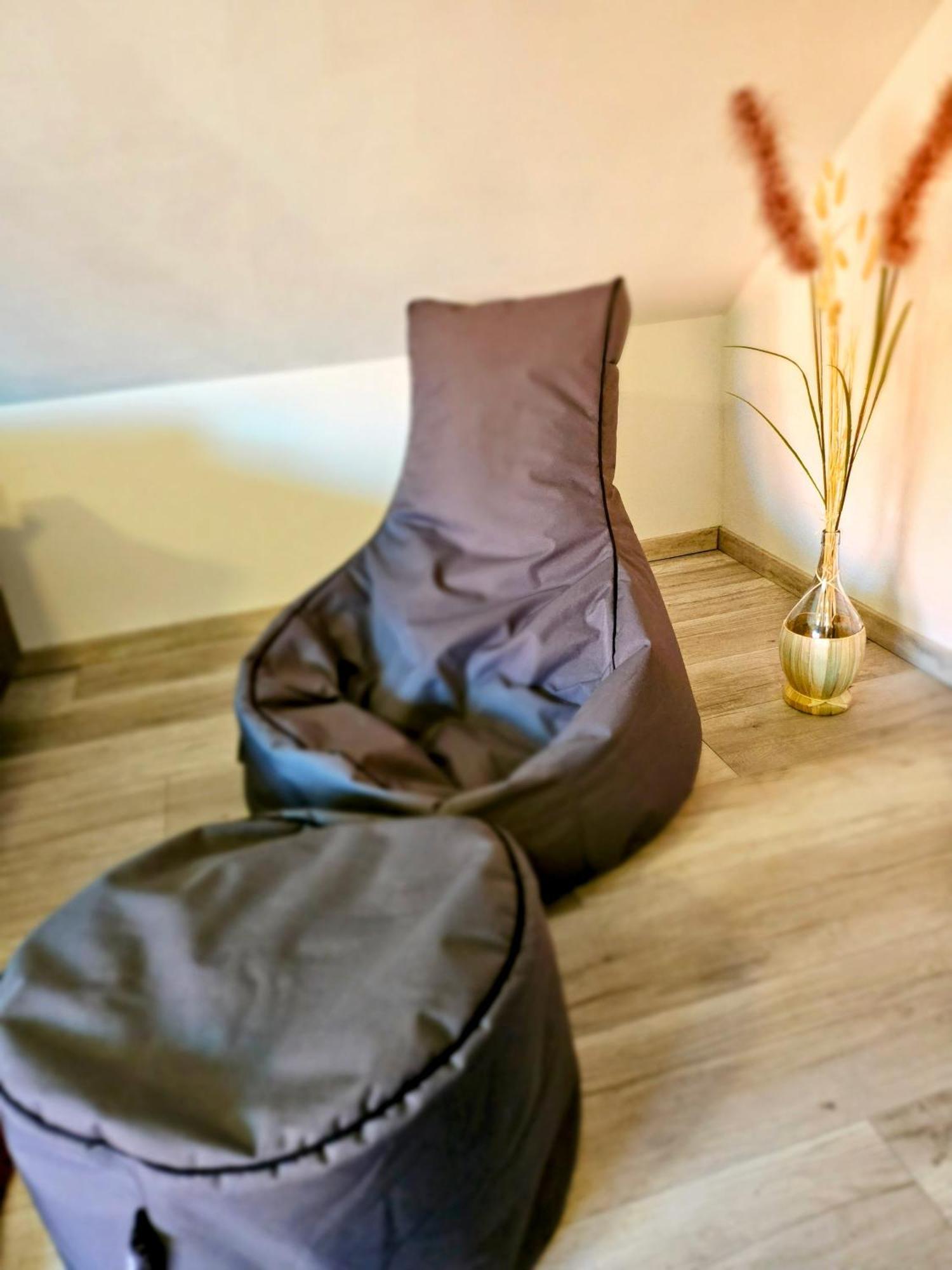 Apartment Insight Workaction Audi Balkone Ambiente *